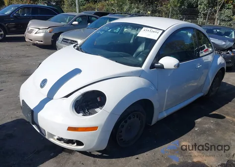 2010 Volkswagen New Beetle 2.5L z USA, uszkodzony, nr VIN 3VWPG3AG4AM007875